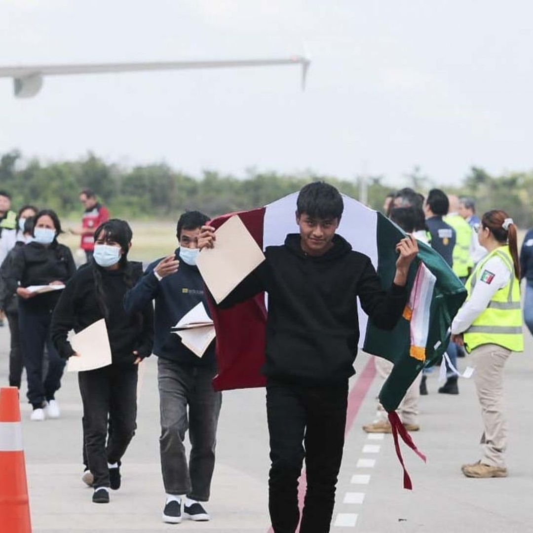 EUA impulsa la salida voluntaria de migrantes con CBP Home.